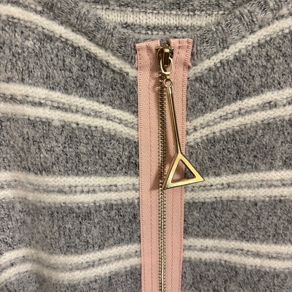 Soft Surroundings Grey Striped Tunic Sweater - Size Small - Picture 3 of 5